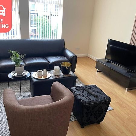 Stylish 1-Bed Apt - Sleeps 4 - Parking - Wifi Manchester Exterior photo