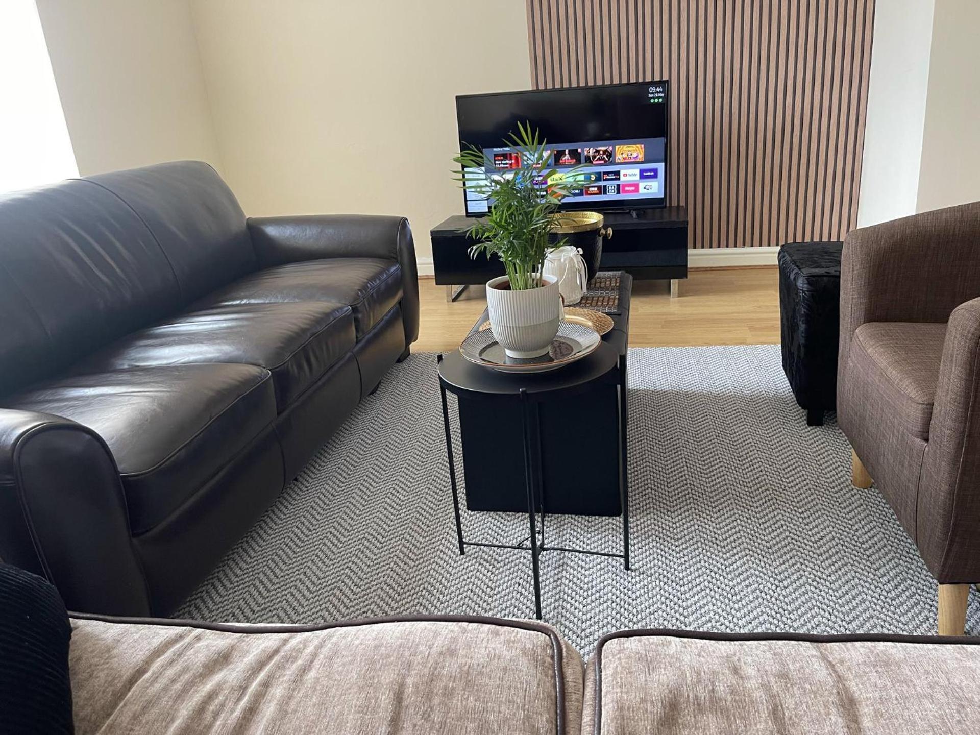 Stylish 1-Bed Apt - Sleeps 4 - Parking - Wifi Manchester Exterior photo